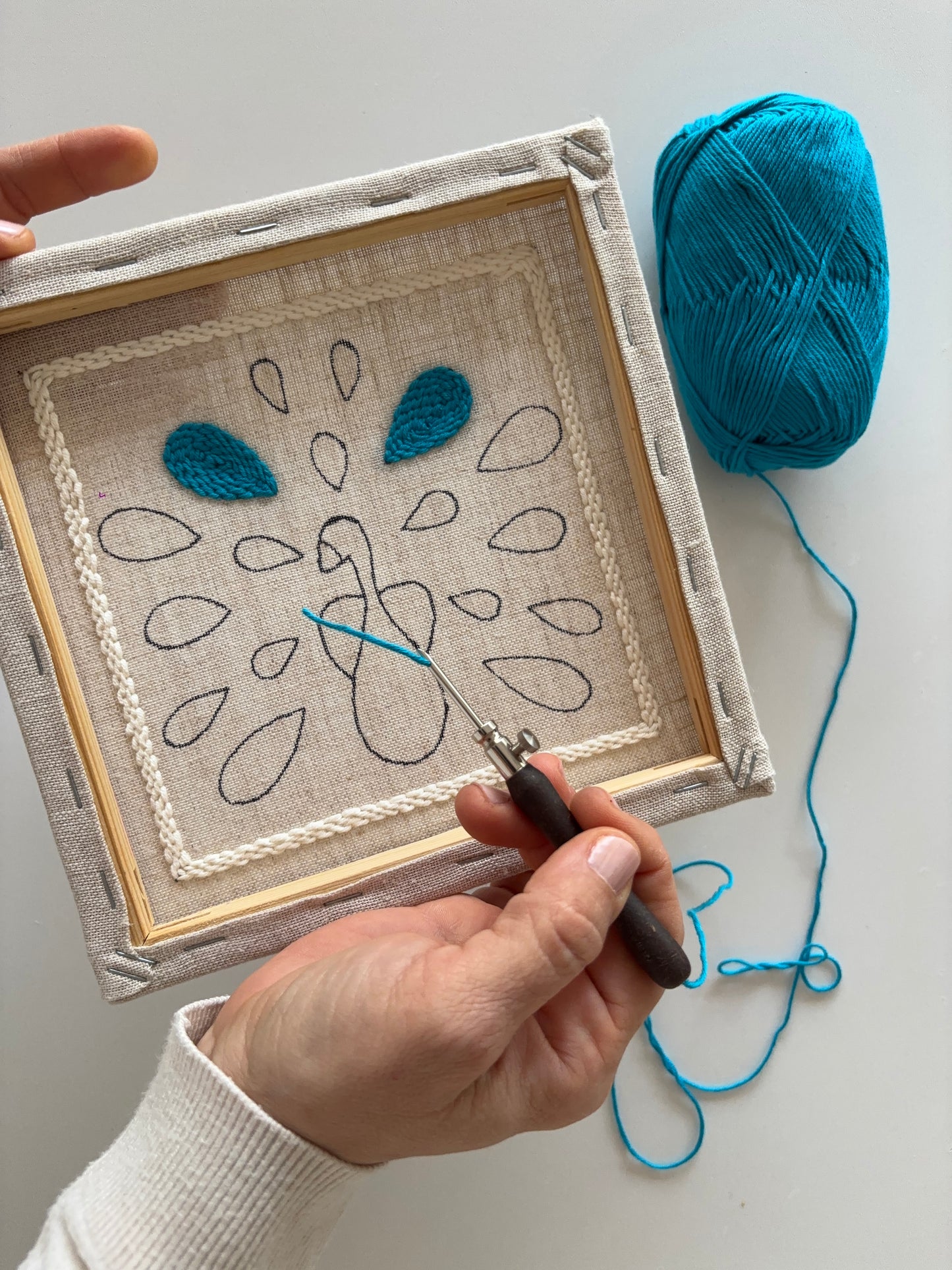 Le paon - Kit de punch needle